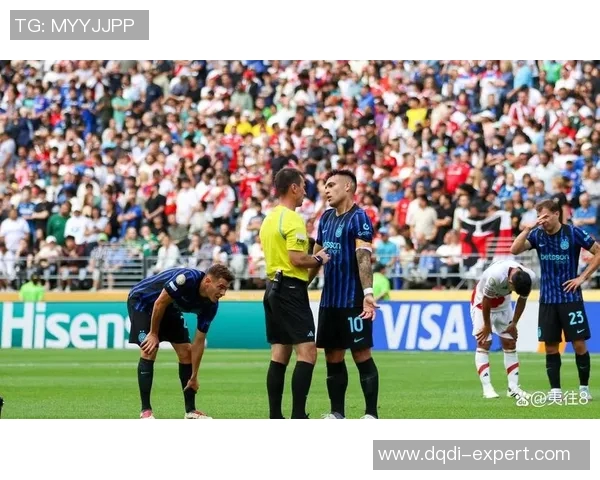 足总杯精彩对决拜仁大胜国米红牌事件引发全场热议